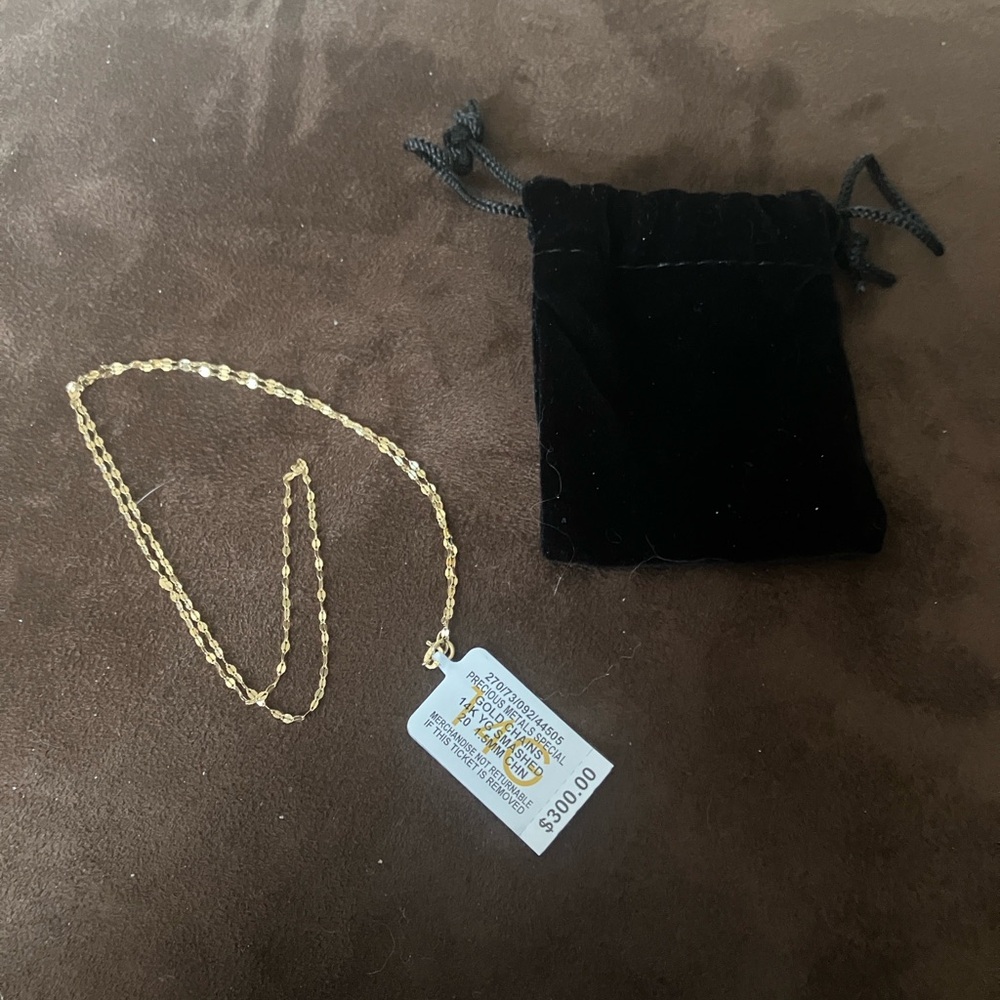 14 it Gold Chain Necklace with Black Velvet Pouch